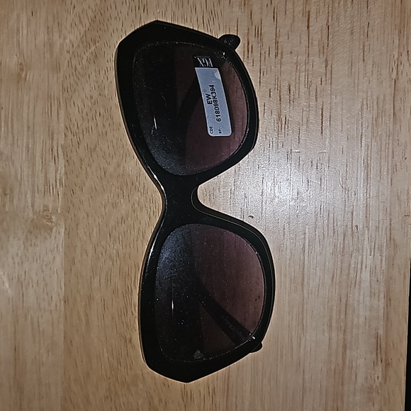 DANA BUCHMAN SUNGLASSES NEW - Picture 4 of 4